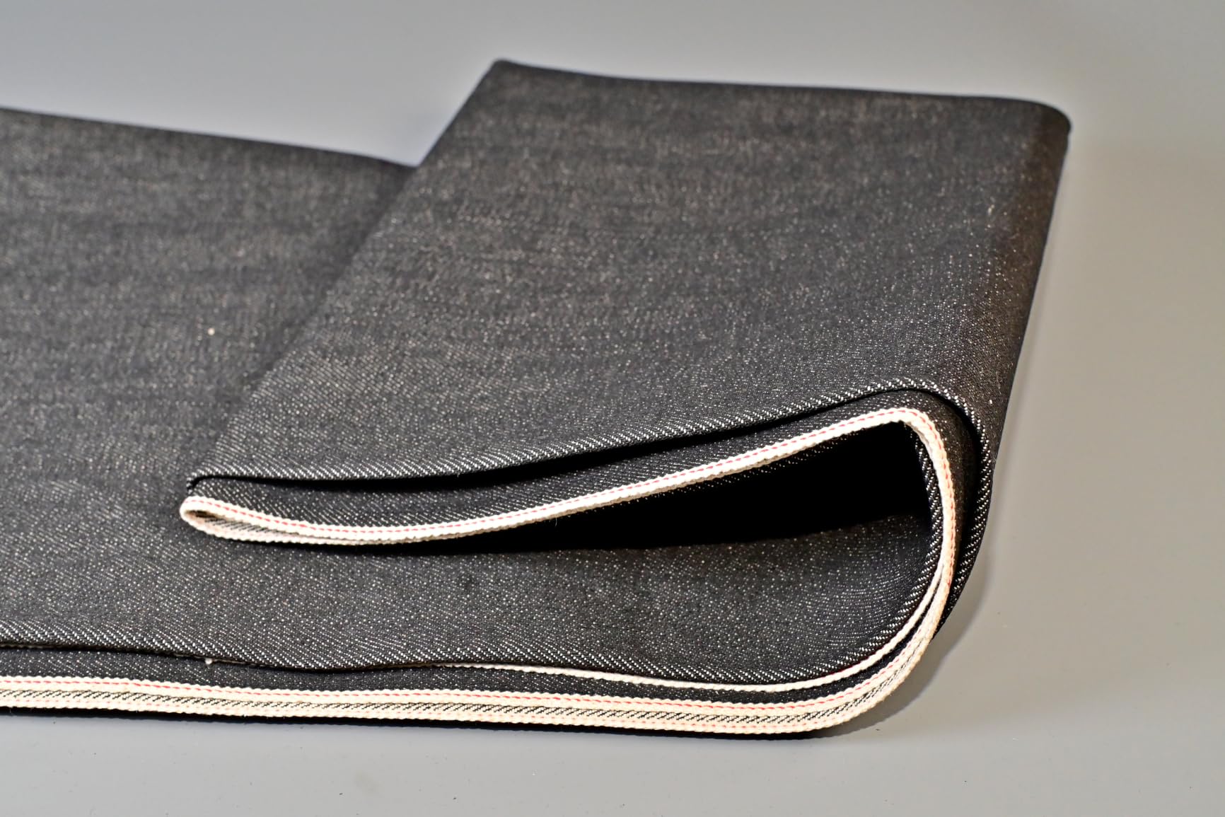 BENECREAT tissu denim brut selvedge noir 13oz 0,9m
