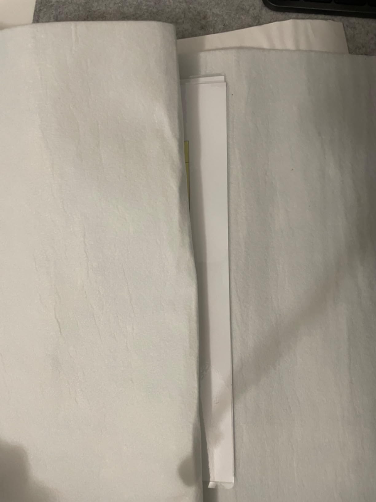 BENECREAT Feutrine Adhésive Beige 40cmx2m 1mm Rouleau