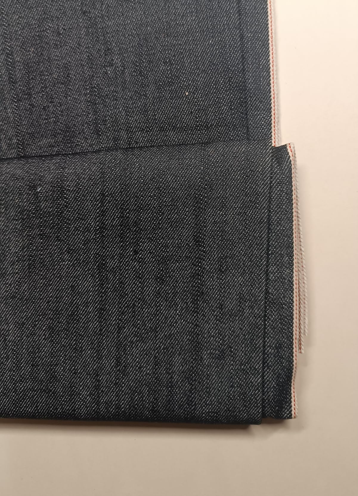 BENECREAT tissu denim brut selvedge noir 13oz 0,9m