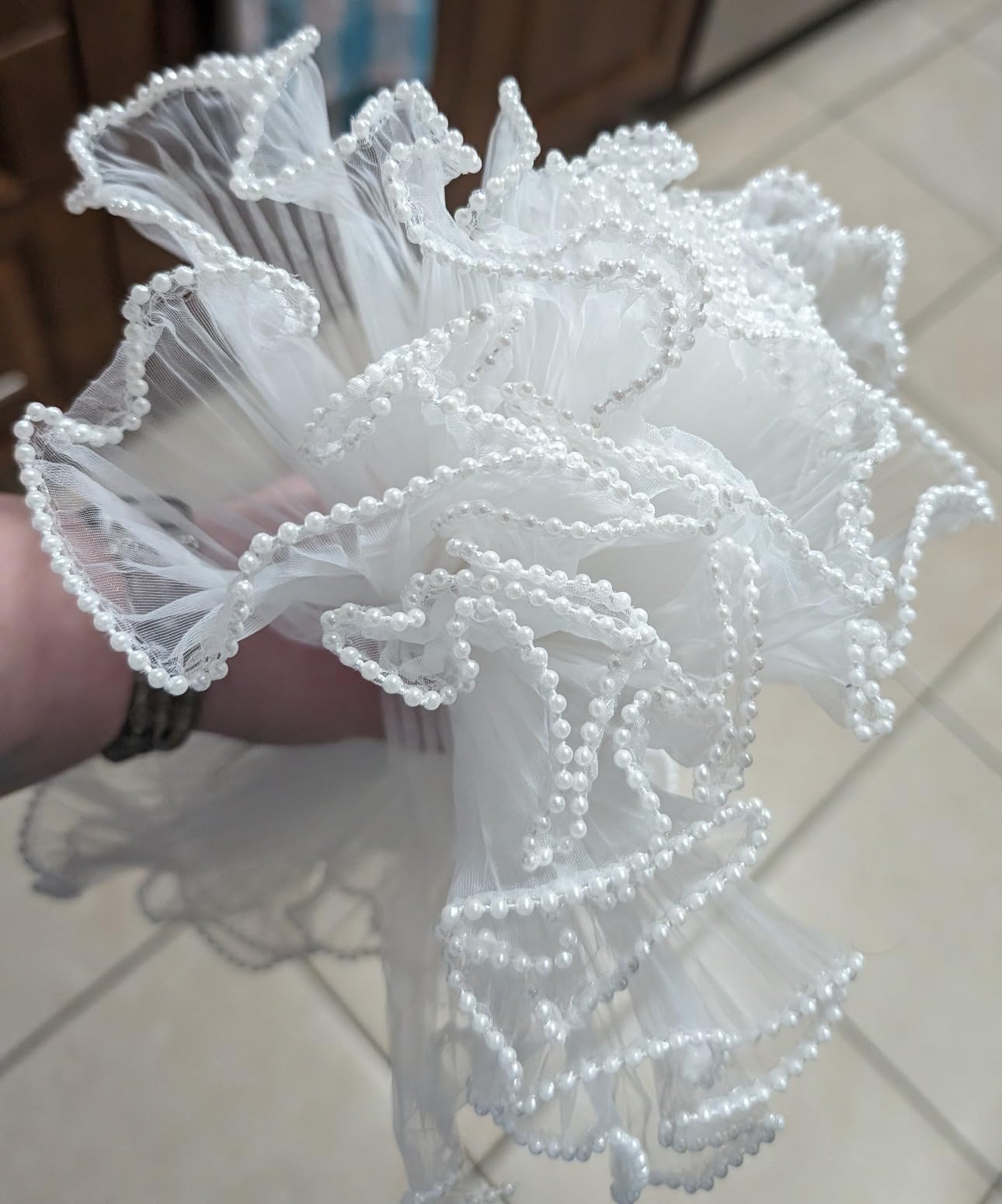 BENECREAT papier emballage fleurs blanc bord perlé 15cmx3,7m