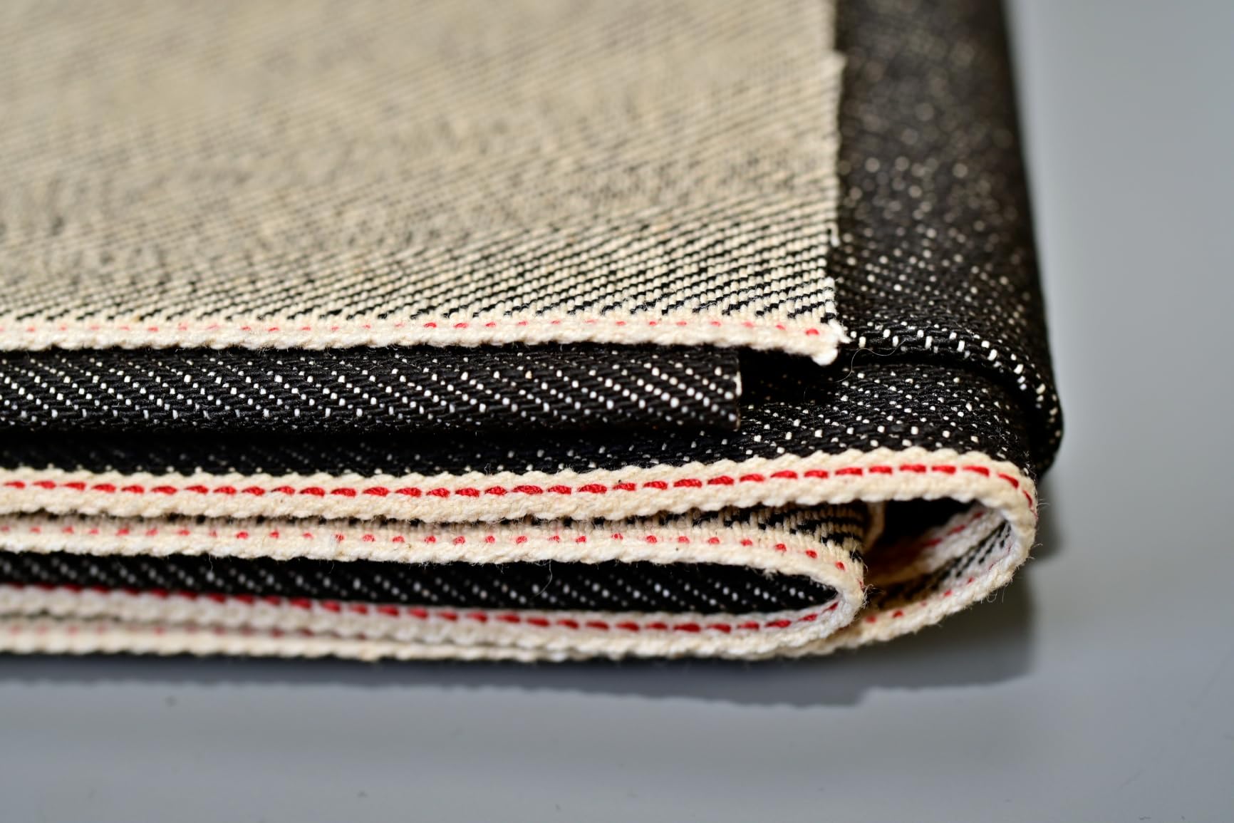 BENECREAT tissu denim brut selvedge noir 13oz 0,9m