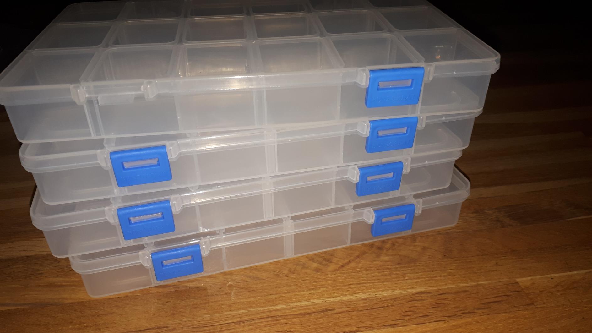 BENECREAT Boîte rangement plastique 12 grilles lot 4