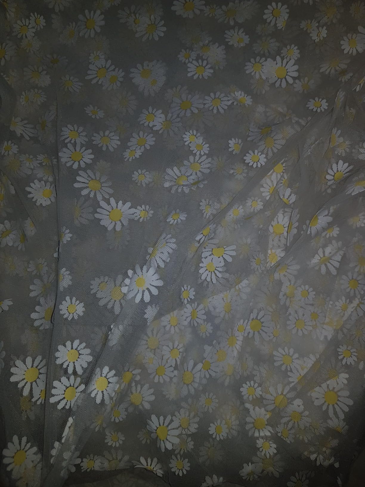 BENECREAT Tulle marguerites blanc 2 m x 3,66 m couture