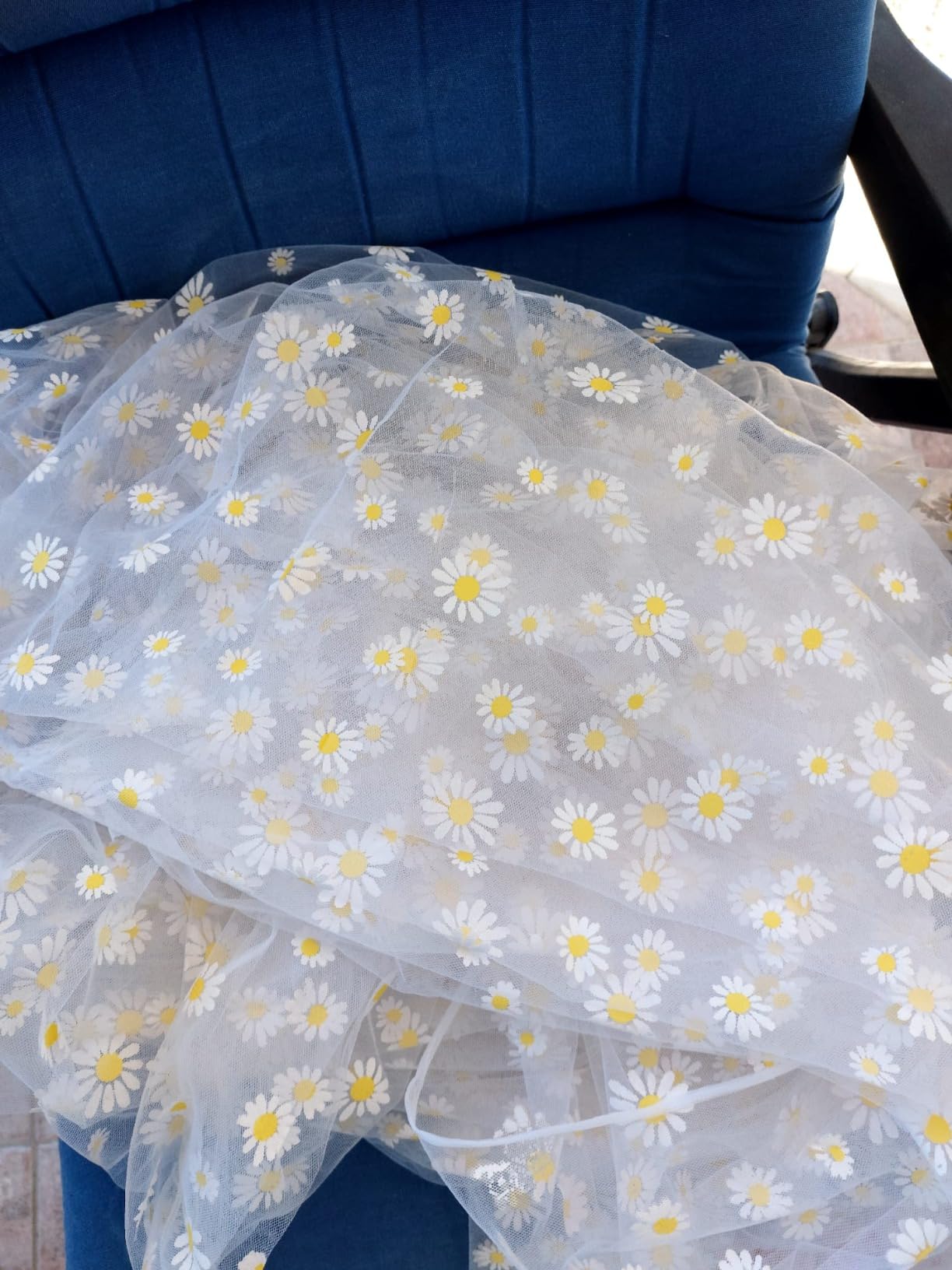 BENECREAT Tulle marguerites blanc 2 m x 3,66 m couture